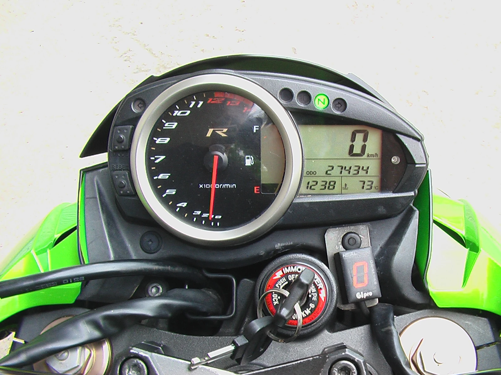 Kawasaki Z 750 R, снимка 4 - Мотоциклети и мототехника - 55152685