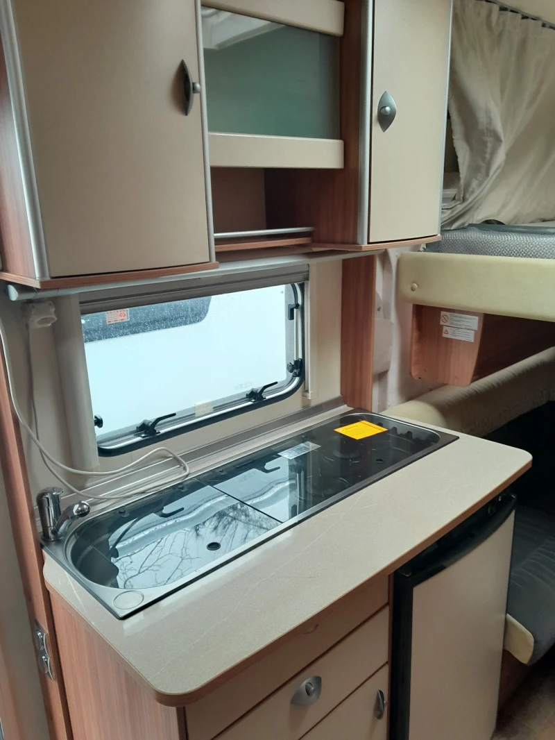 Каравана Burstner 440 ТК, снимка 7 - Каравани и кемпери - 52891973