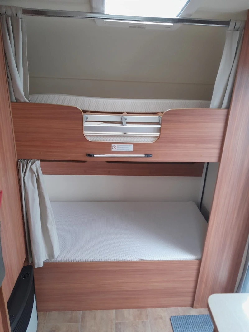 Каравана Burstner 440 ТК, снимка 14 - Каравани и кемпери - 52891973