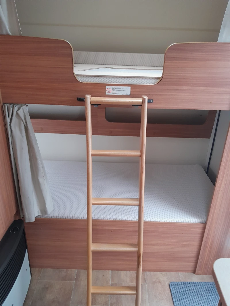 Каравана Burstner 440 ТК, снимка 15 - Каравани и кемпери - 52891973