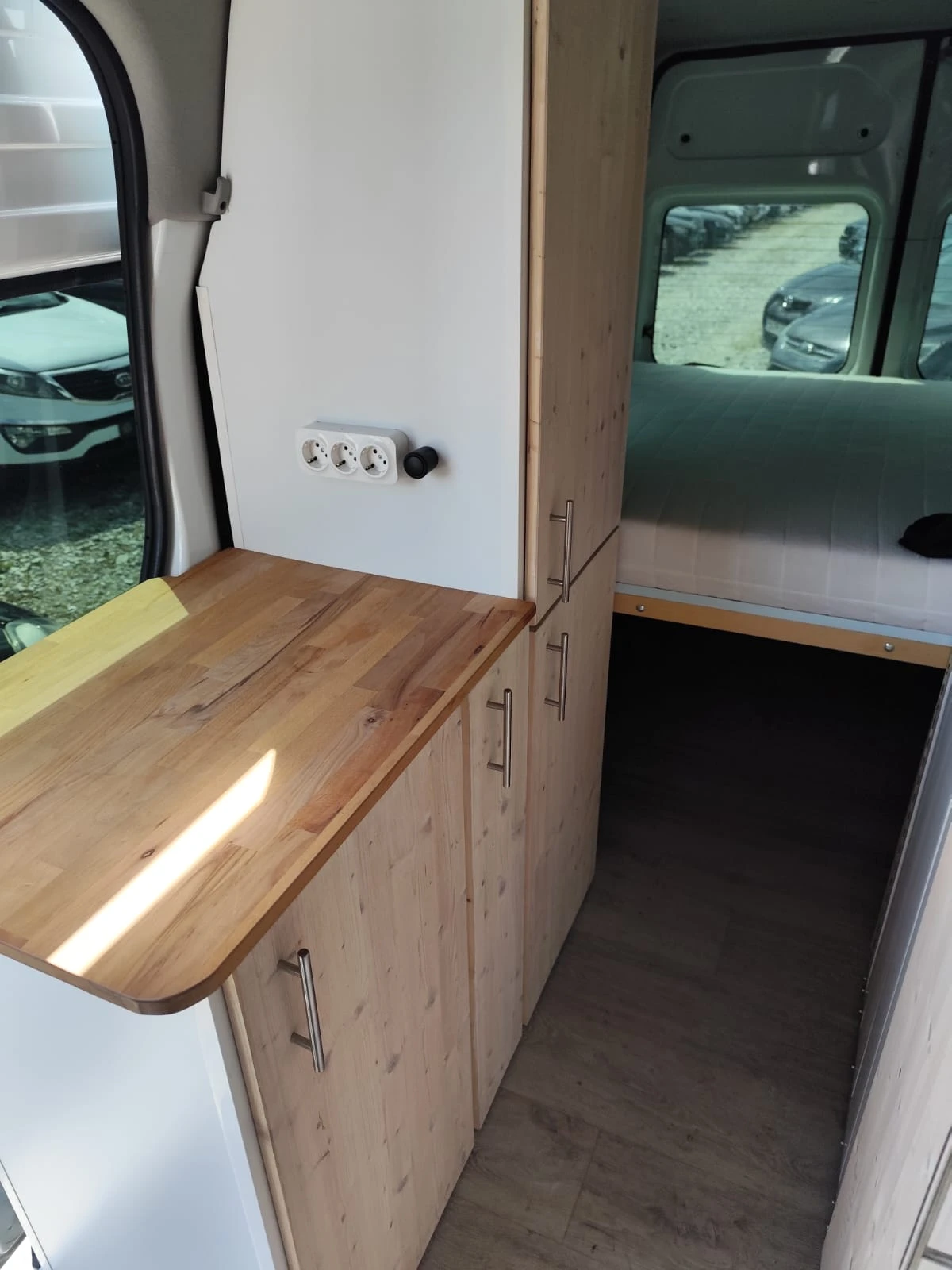 Кемпер Ford VARIOBUS 300L, снимка 14 - Каравани и кемпери - 54815286