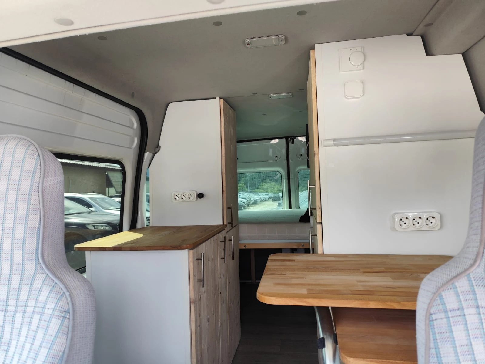 Кемпер Ford VARIOBUS 300L, снимка 13 - Каравани и кемпери - 54815286