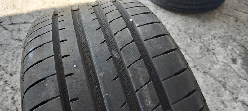 Гуми Летни 255/40R19, снимка 3 - Гуми и джанти - 29876847