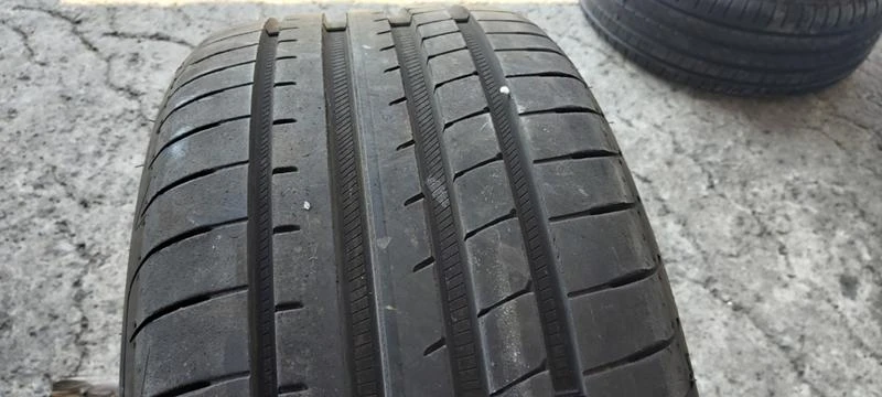 Гуми Летни 255/40R19, снимка 2 - Гуми и джанти - 29876847