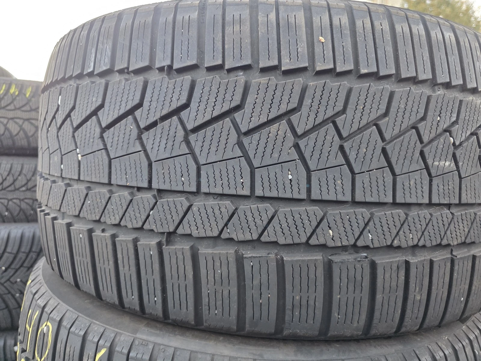 Гуми Зимни 275/40R19