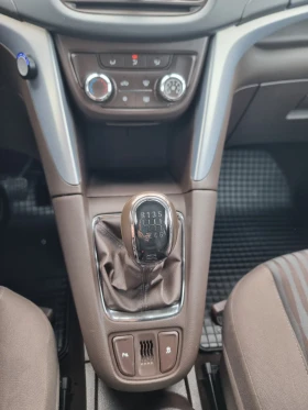 Opel Zafira 1.6 TURBO LPG КЛИМАТРОНИК, снимка 11