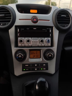 Kia Carens Газ, фейслифт, технически перфектна! , снимка 11