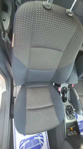 Hyundai I30 1.6CRDI. Хечбек.Отличен, снимка 15