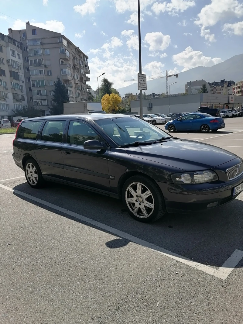 Volvo V70 D5, снимка 6 - Автомобили и джипове - 47378954