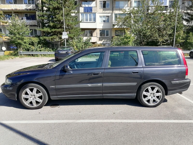 Volvo V70 D5, снимка 8 - Автомобили и джипове - 47378954