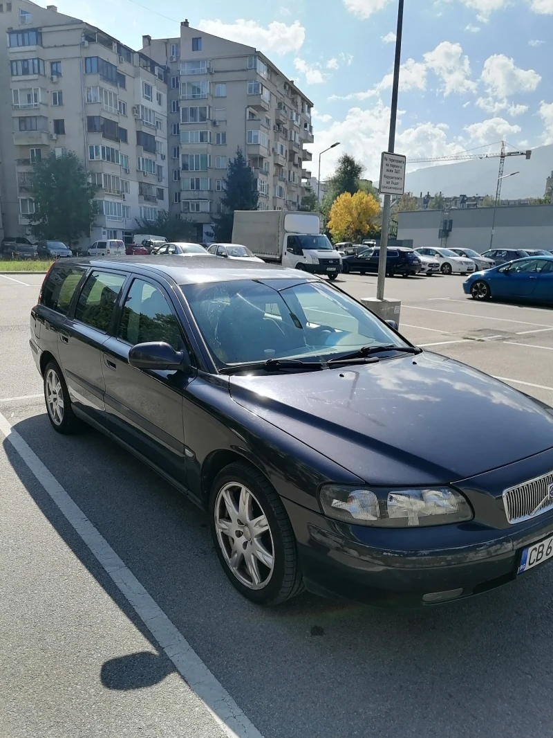 Volvo V70 D5, снимка 4 - Автомобили и джипове - 47378954