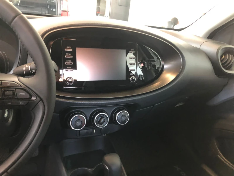 Toyota Aygo X, снимка 6 - Автомобили и джипове - 47763418