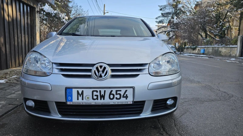 VW Golf 1.6, снимка 2 - Автомобили и джипове - 48592537