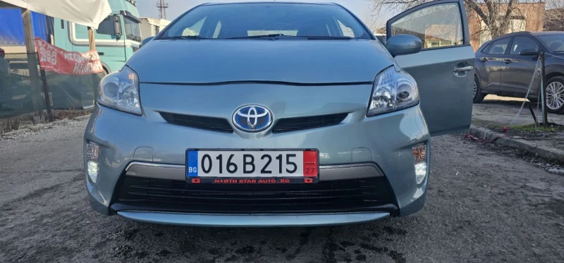 Toyota Prius, снимка 2 - Автомобили и джипове - 48902443