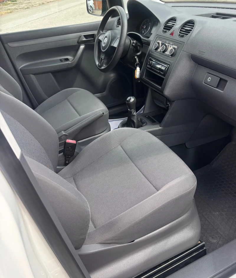 VW Caddy 2.0 TDI, снимка 9 - Автомобили и джипове - 51337170