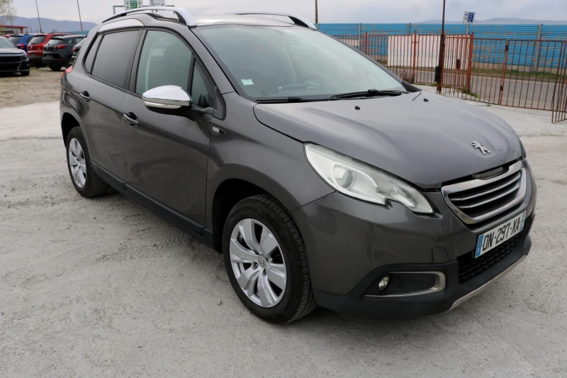 Peugeot 2008 1.2 VTi, снимка 4 - Автомобили и джипове - 51570011