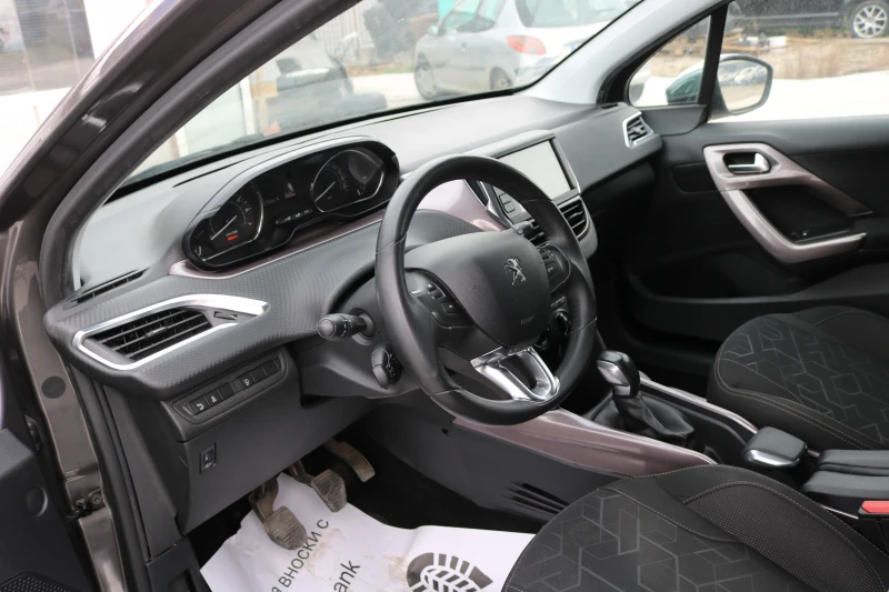 Peugeot 2008 1.2 VTi, снимка 7 - Автомобили и джипове - 51570011