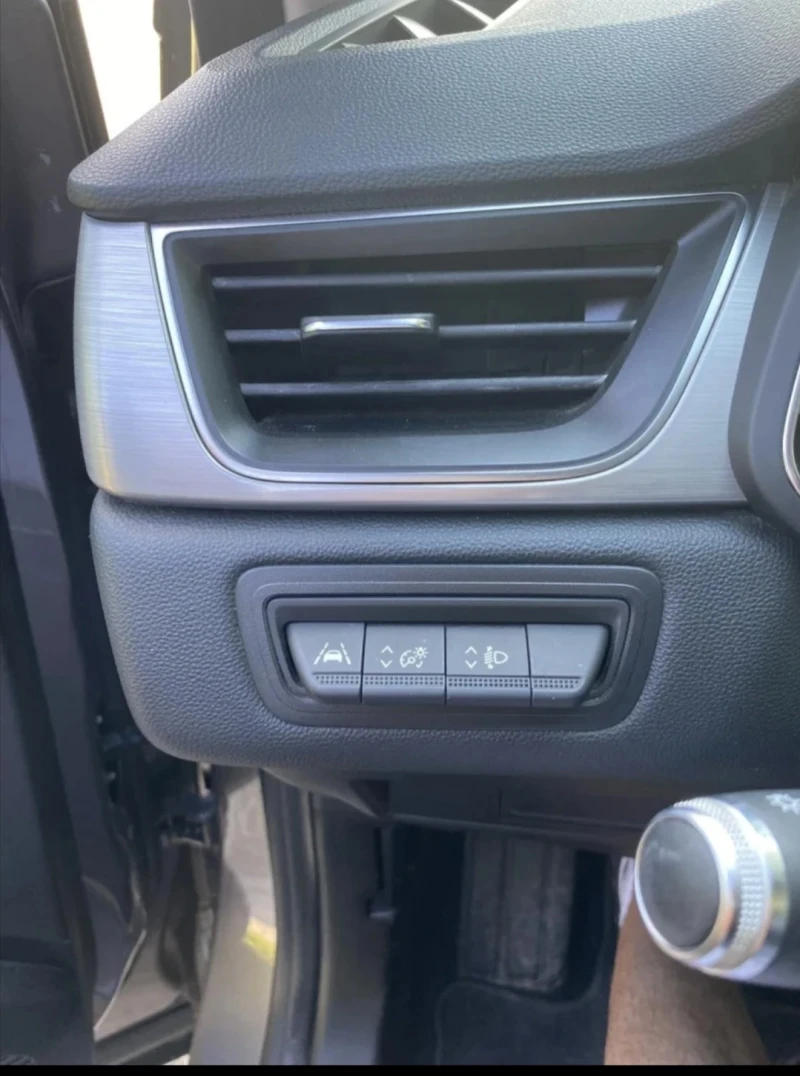 Renault Captur, снимка 10 - Автомобили и джипове - 52230109