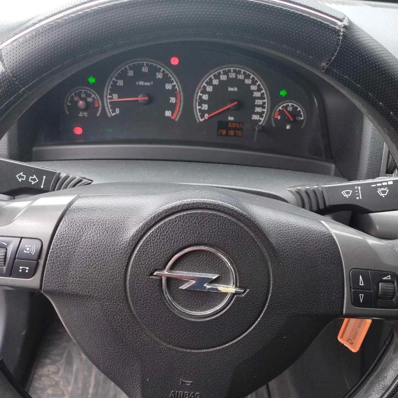 Opel Vectra, снимка 12 - Автомобили и джипове - 52073139
