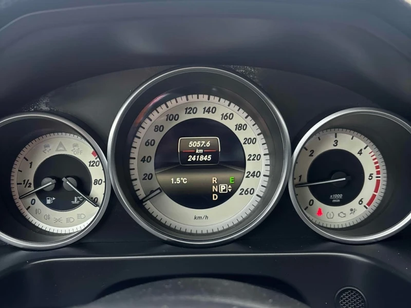 Mercedes-Benz E 250 2014 BlueTEC * CARFAX * БЕЗ ПЪРВОНАЧАЛНА ВНОСКА, снимка 8 - Автомобили и джипове - 52851866