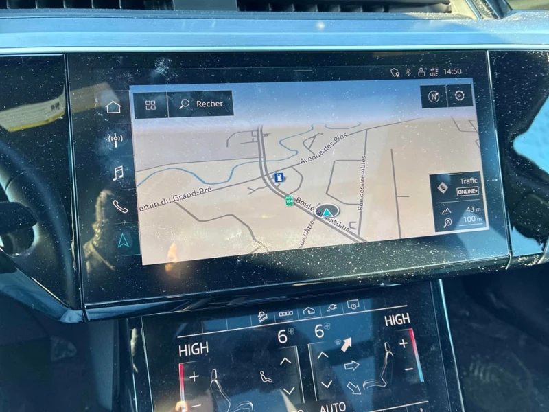 Audi E-Tron Progressiv * CARFAX * ОБДУХВАНЕ* 360* ПАНОРАМА, снимка 10 - Автомобили и джипове - 53344497