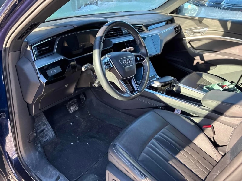 Audi E-Tron Progressiv * CARFAX * ОБДУХВАНЕ* 360* ПАНОРАМА, снимка 7 - Автомобили и джипове - 53344497