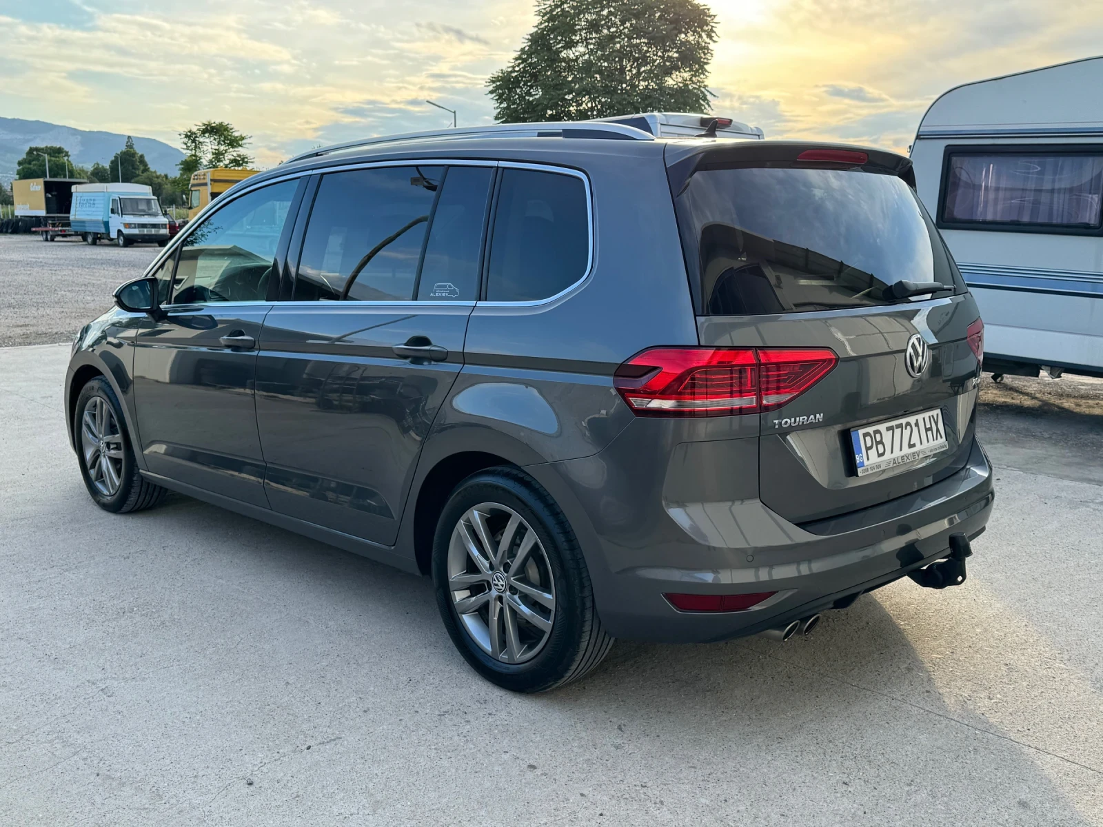 VW Touran 2.0TDI 190к.с DSG LED - изображение 6