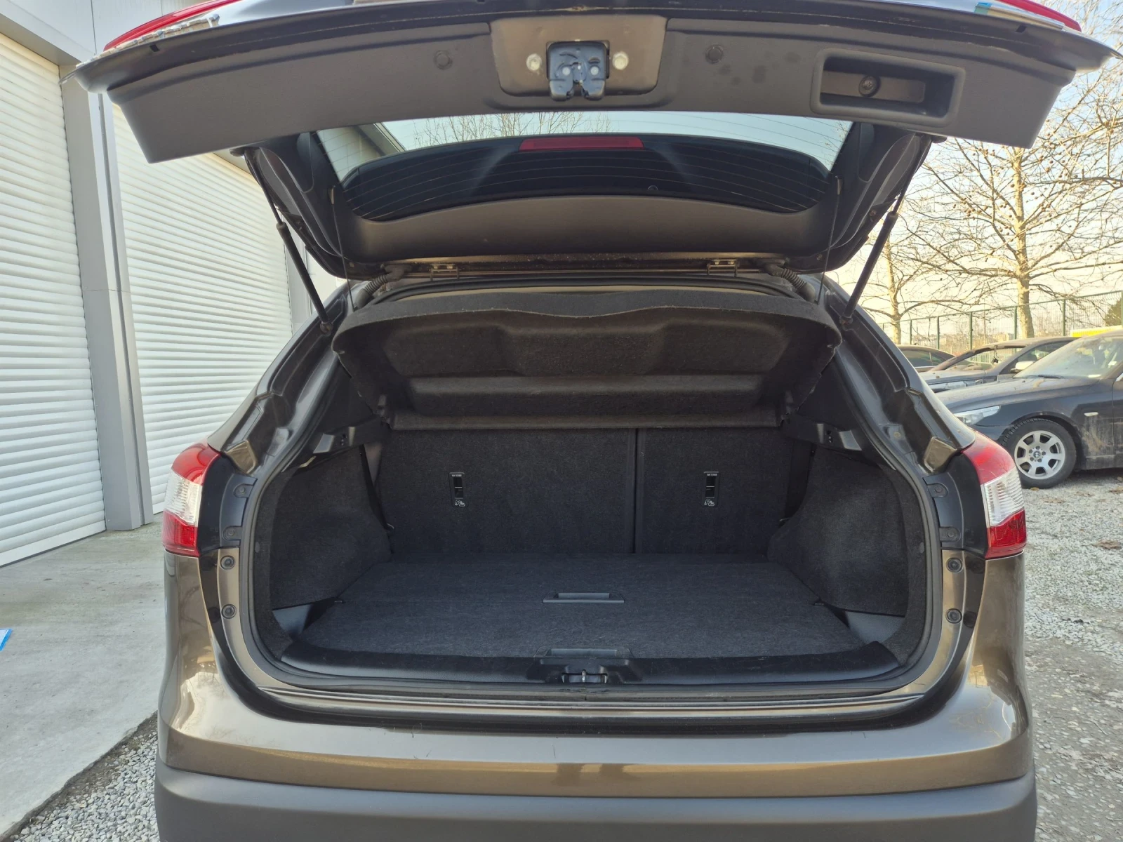 Nissan Qashqai 1.5DCI-NAVI-PANORAMA-FULL - изображение 8