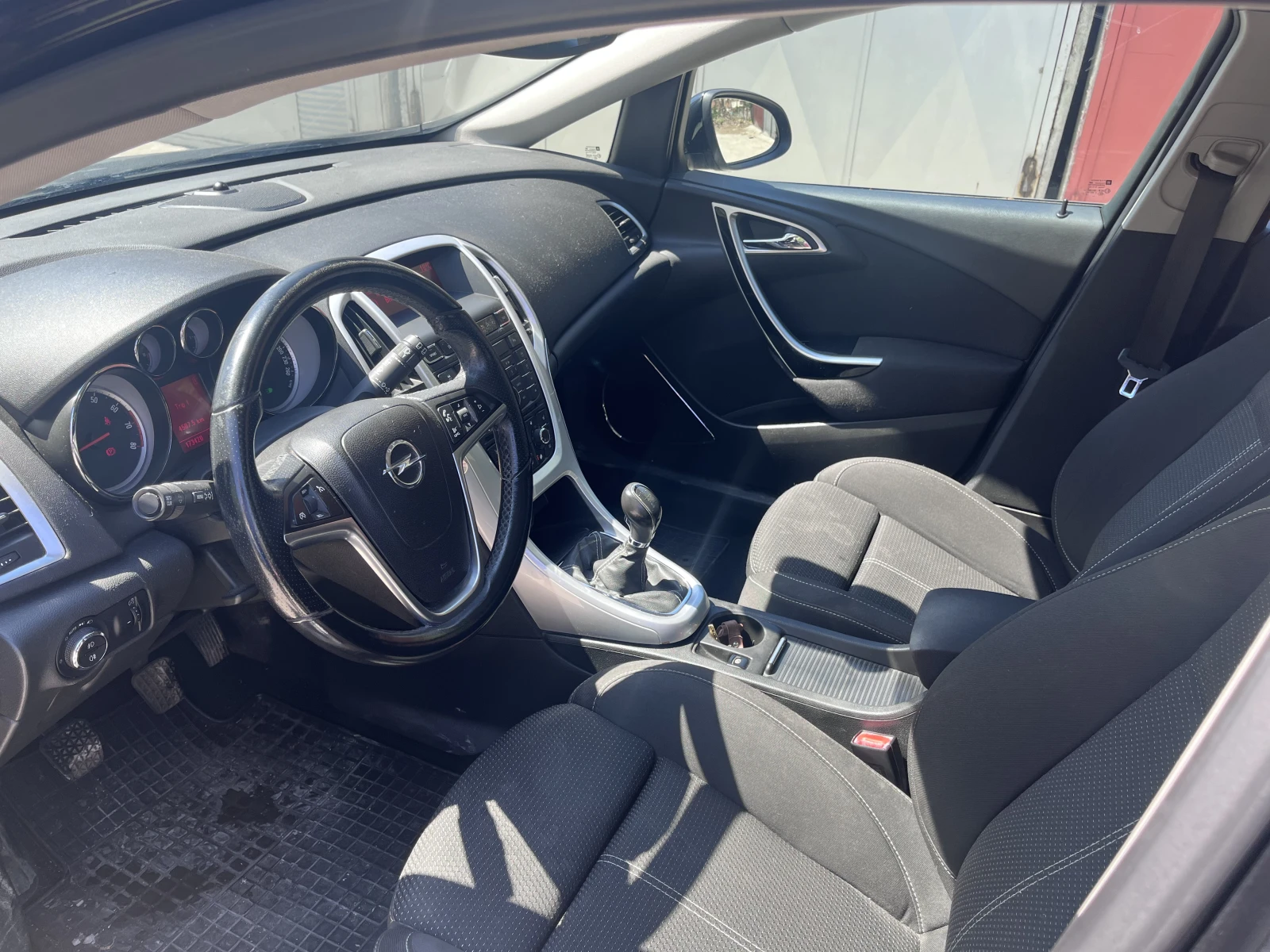 Opel Astra J 1.6 Turbo - изображение 6