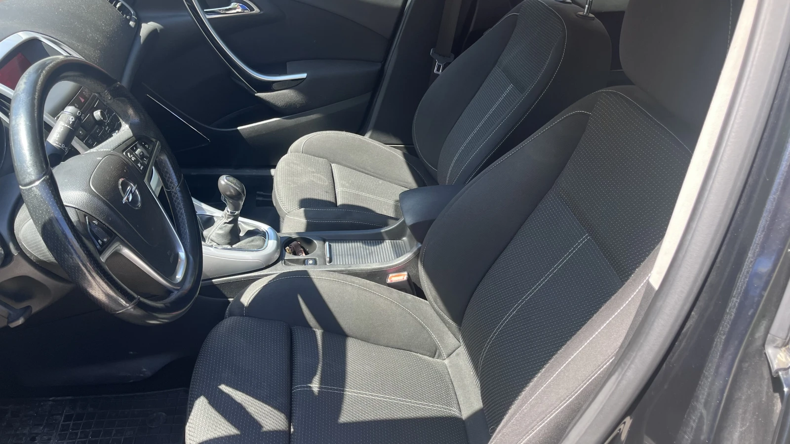 Opel Astra J 1.6 Turbo - изображение 9