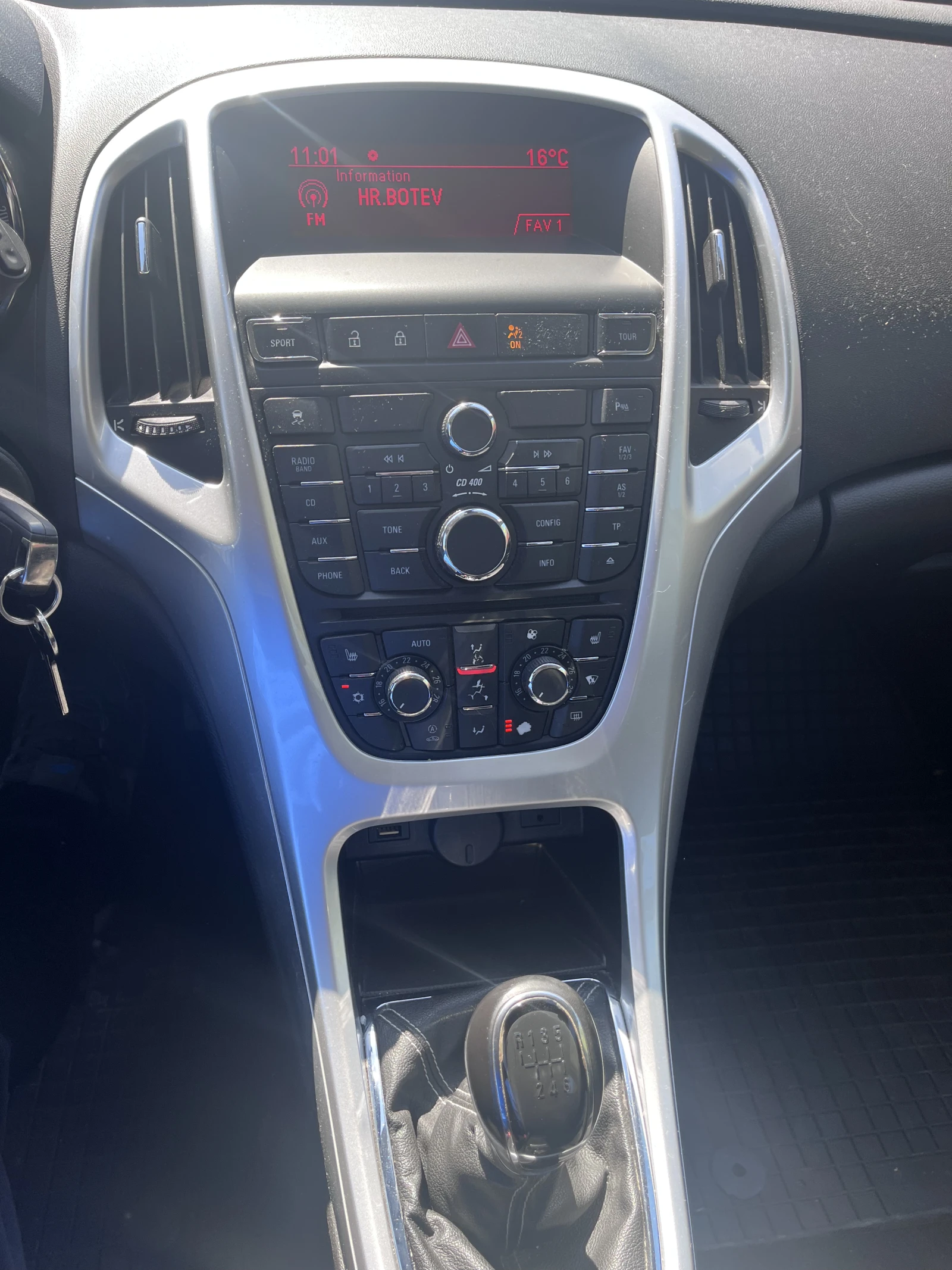 Opel Astra J 1.6 Turbo - изображение 7