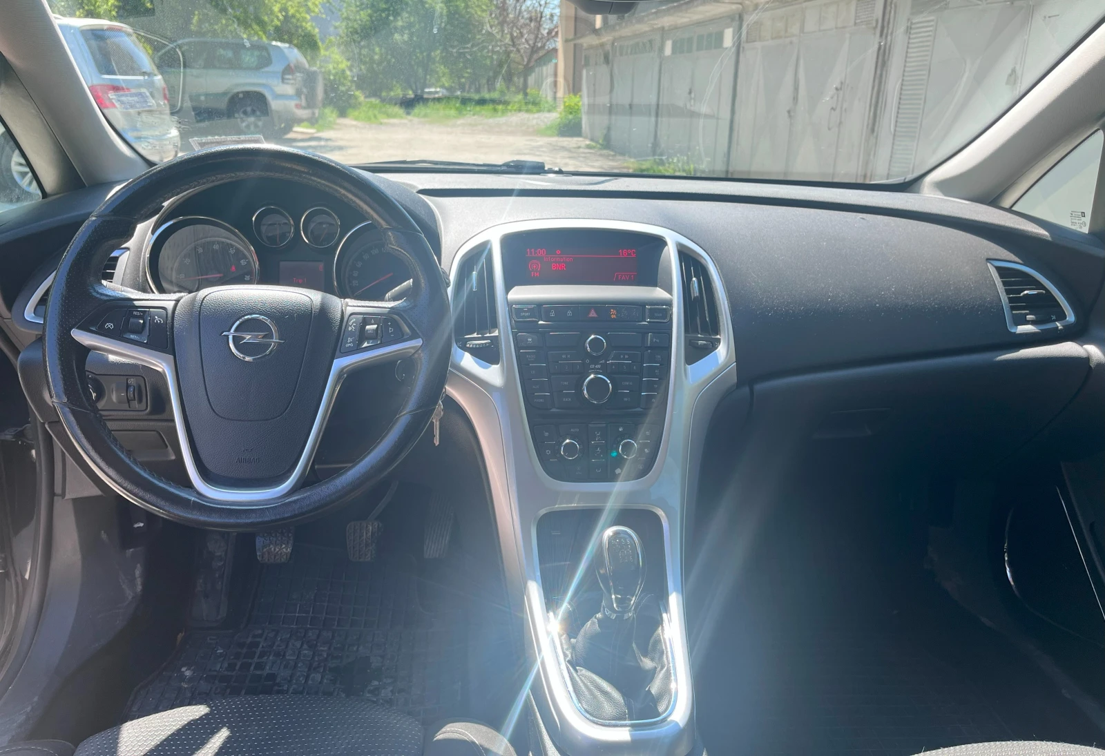 Opel Astra J 1.6 Turbo - изображение 10
