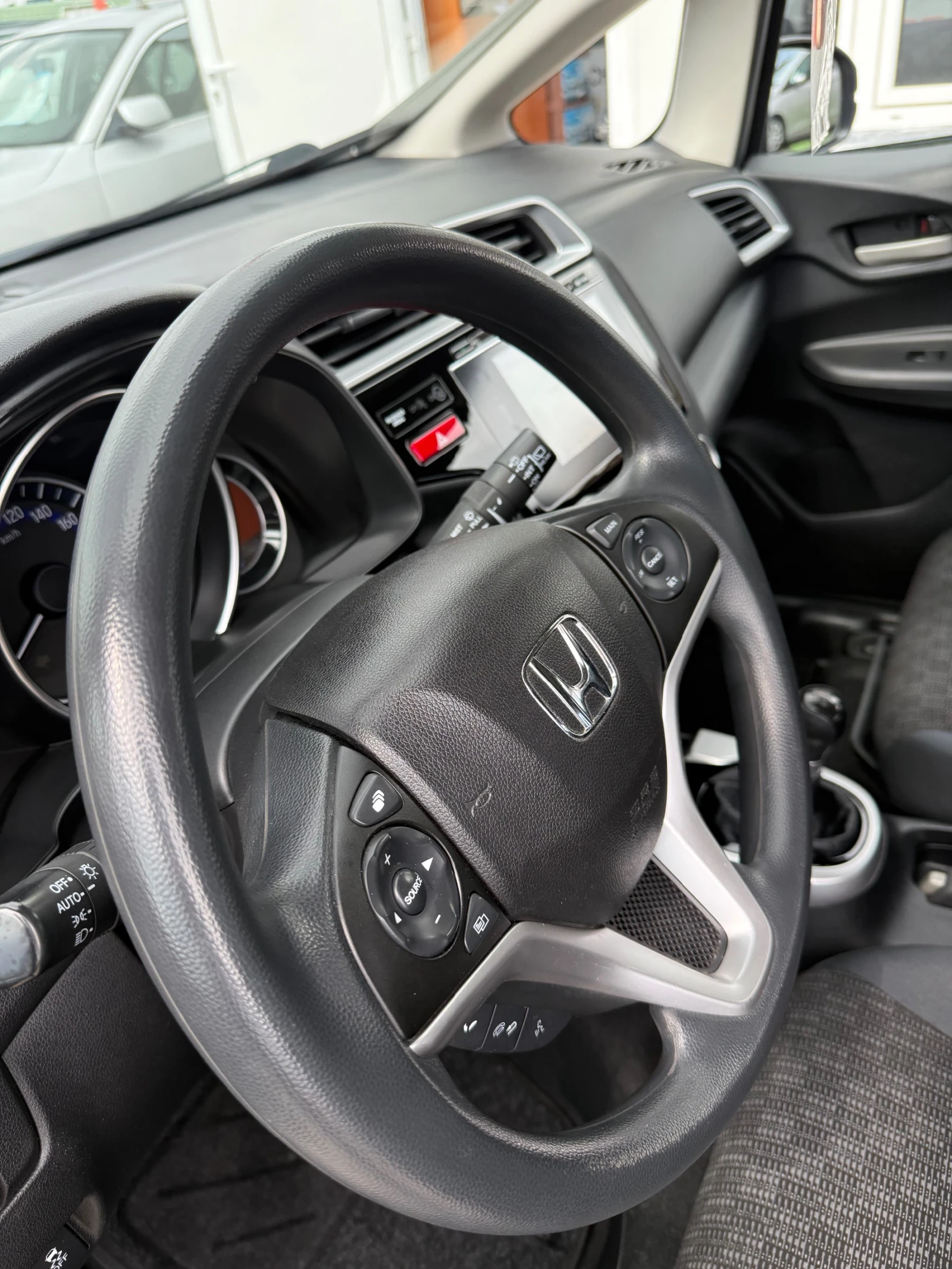 Honda Jazz 1.3i 102к.с Швейцария Фейслифт Евро6 - изображение 9