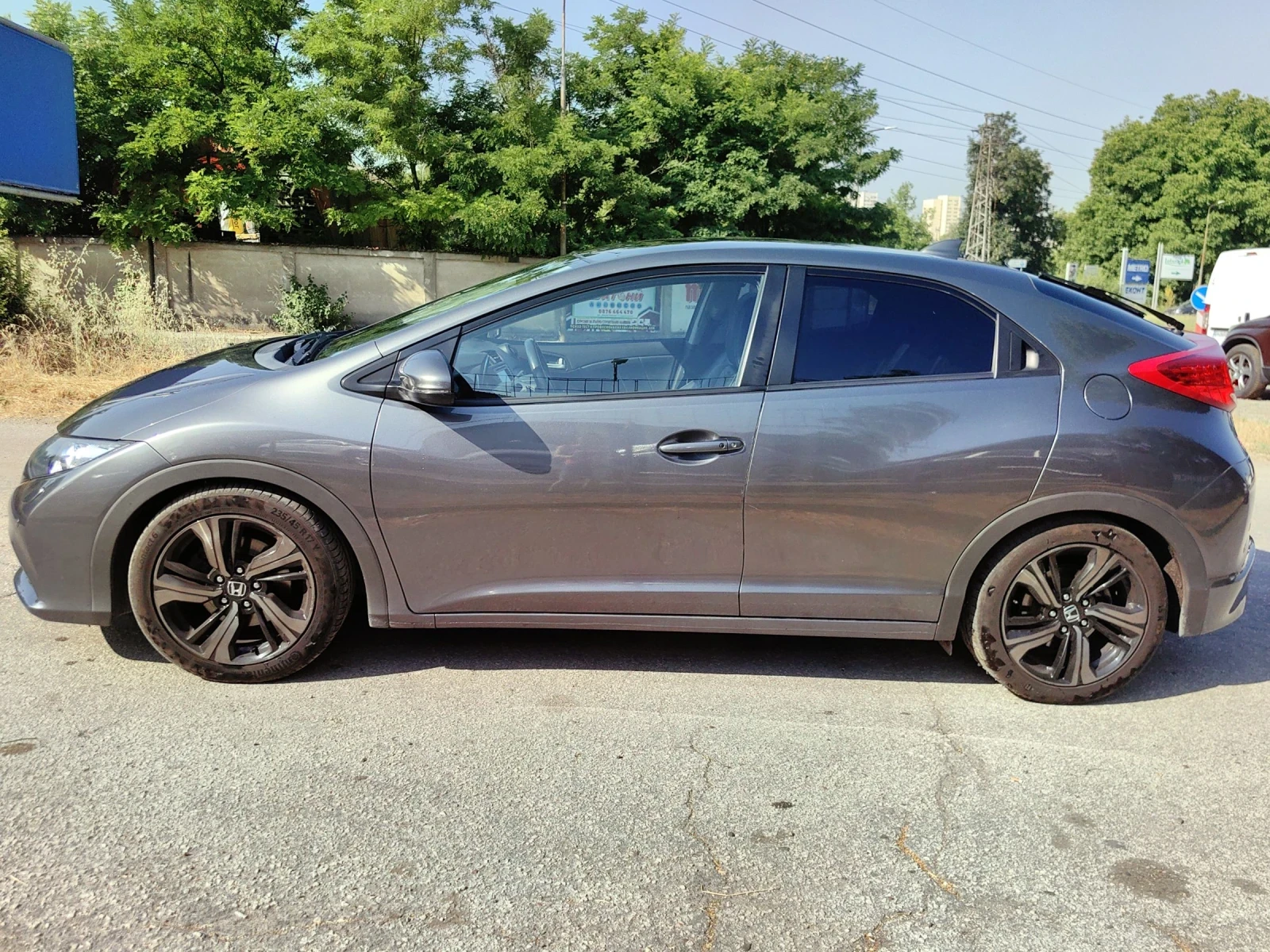 Honda Civic FULL! 1.8 ! КОЖА! СТЪКЛЕН ТАВАН! ДИСТРОНИК! НАВИ!  - изображение 2