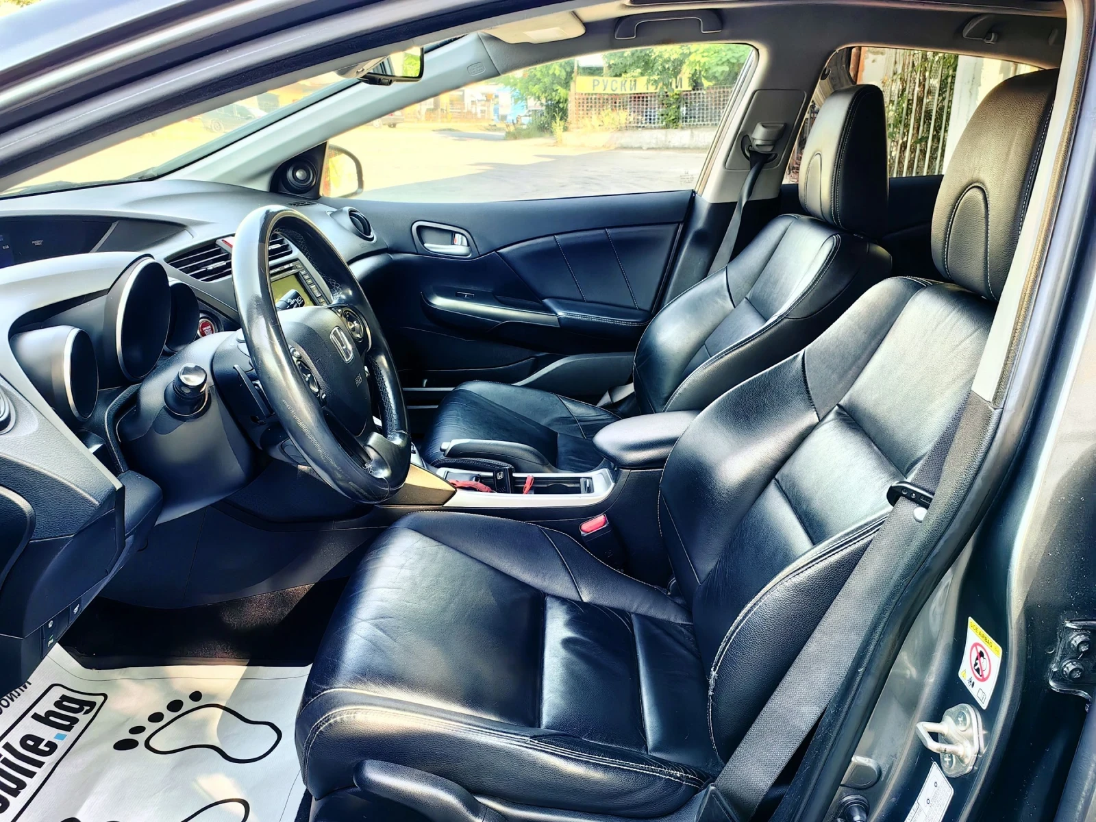 Honda Civic FULL! 1.8 ! КОЖА! СТЪКЛЕН ТАВАН! ДИСТРОНИК! НАВИ!  - изображение 10