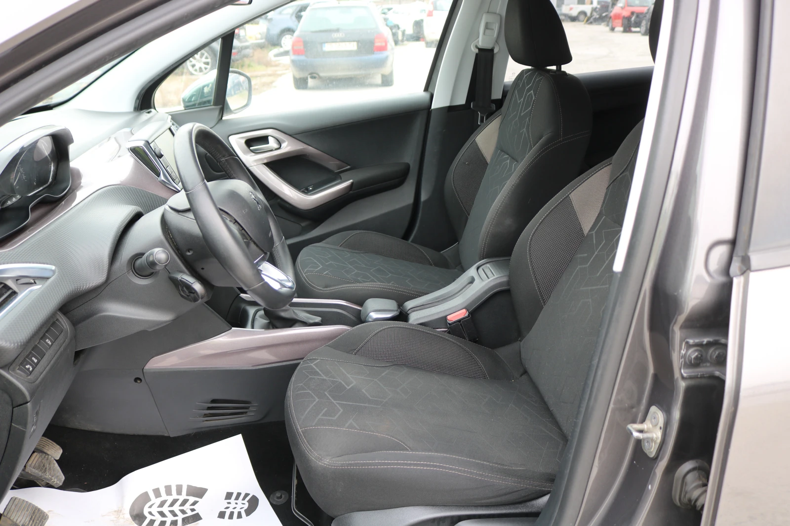 Peugeot 2008 1.2 VTi - изображение 6