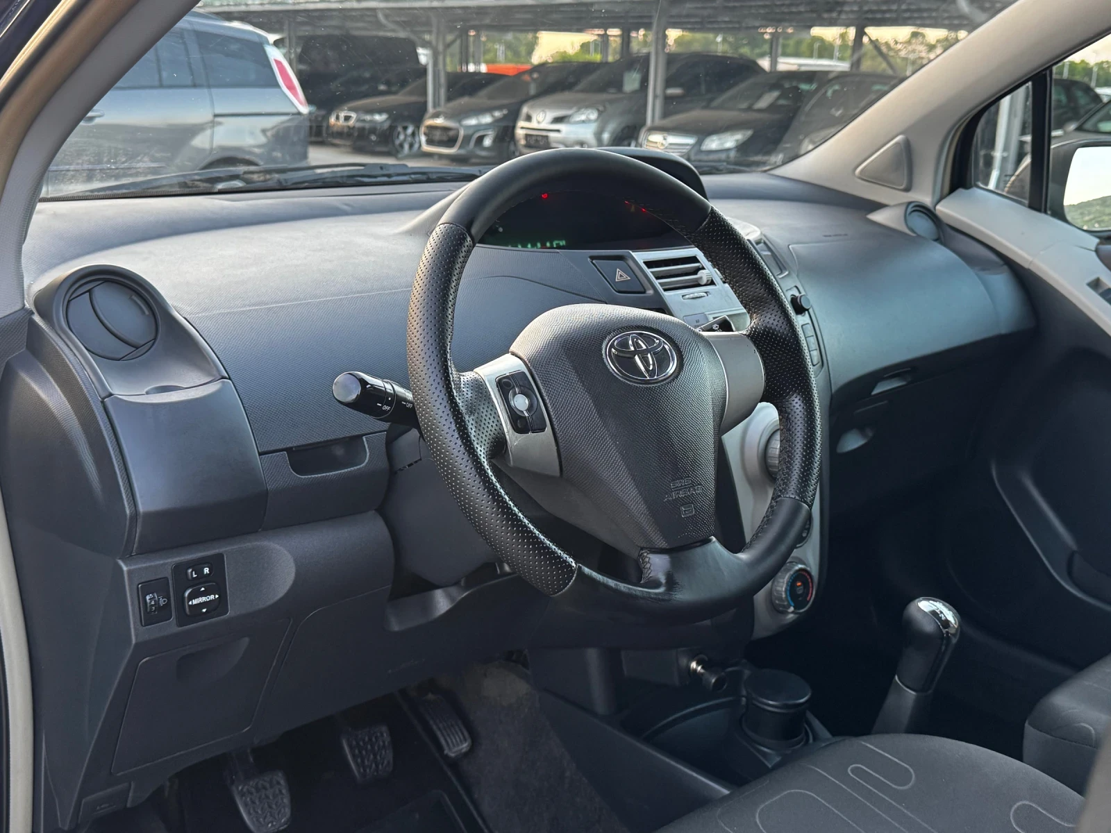 Toyota Yaris 1.4D4D ИТАЛИЯ - изображение 7