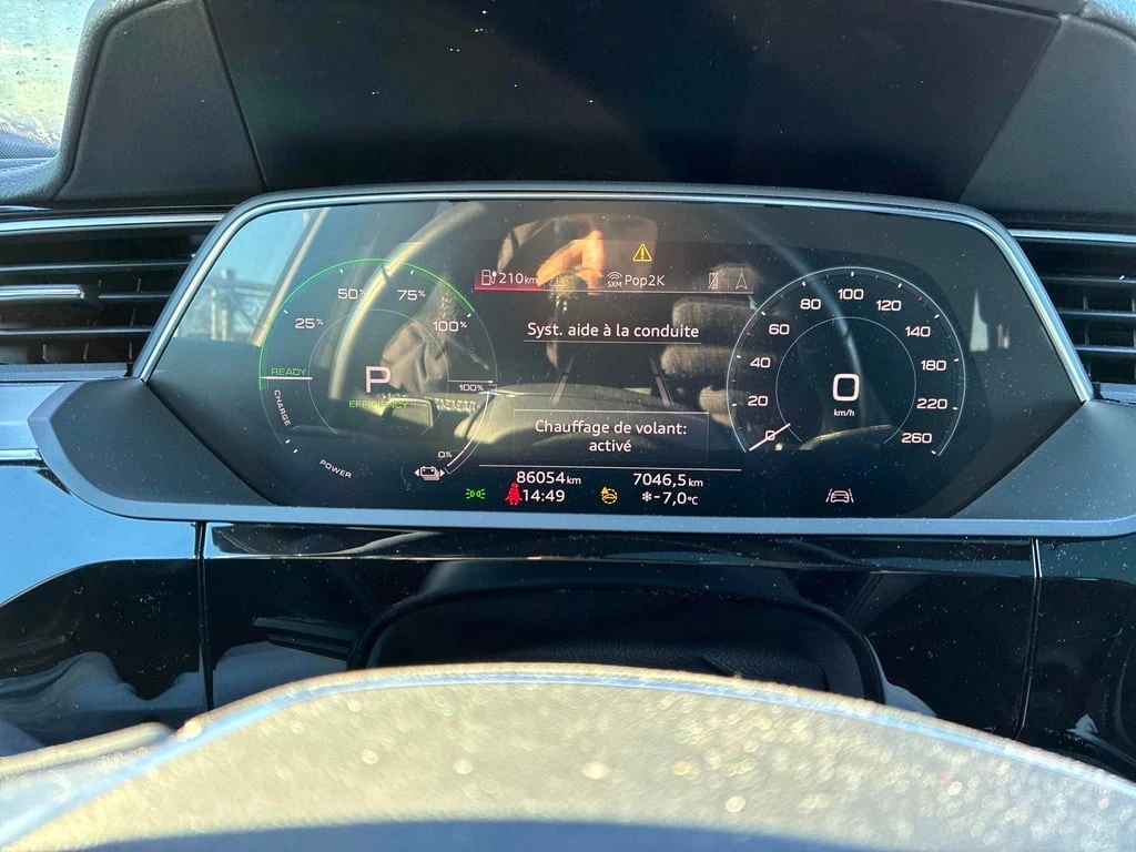 Audi E-Tron Progressiv * CARFAX * ОБДУХВАНЕ* 360* ПАНОРАМА - изображение 8