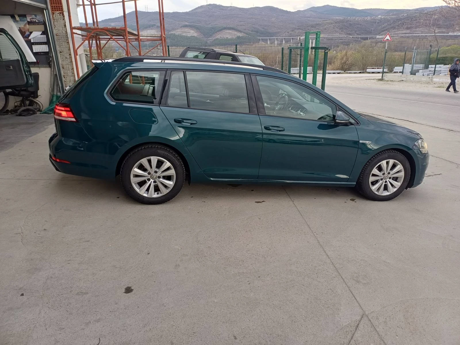 VW Golf TGI Metan, снимка 3 - Автомобили и джипове - 53989013
