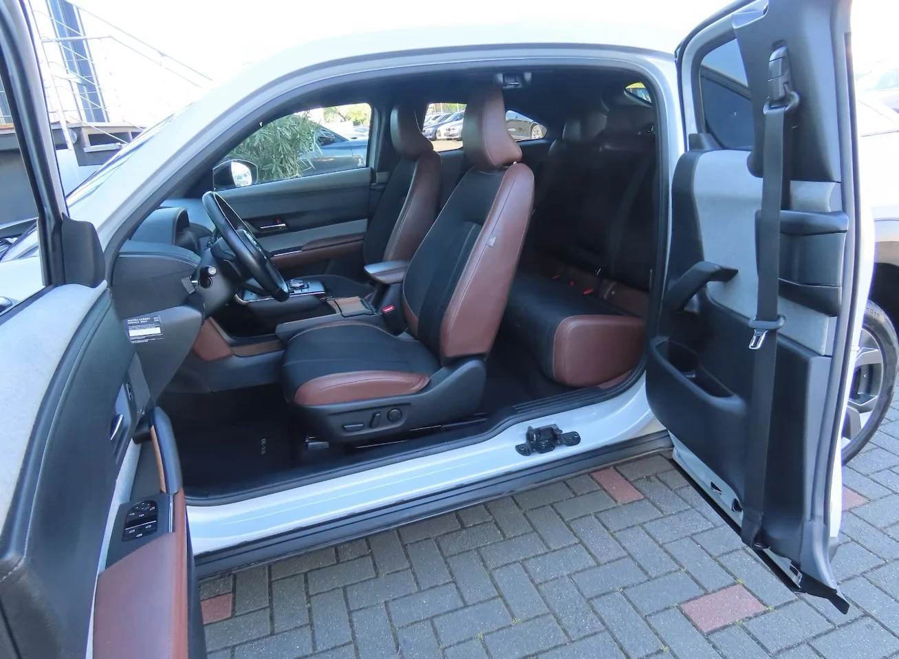 Mazda MX-30 35, 5 kWh e-Skyactive Leder 145 PS, снимка 6 - Автомобили и джипове - 54174098