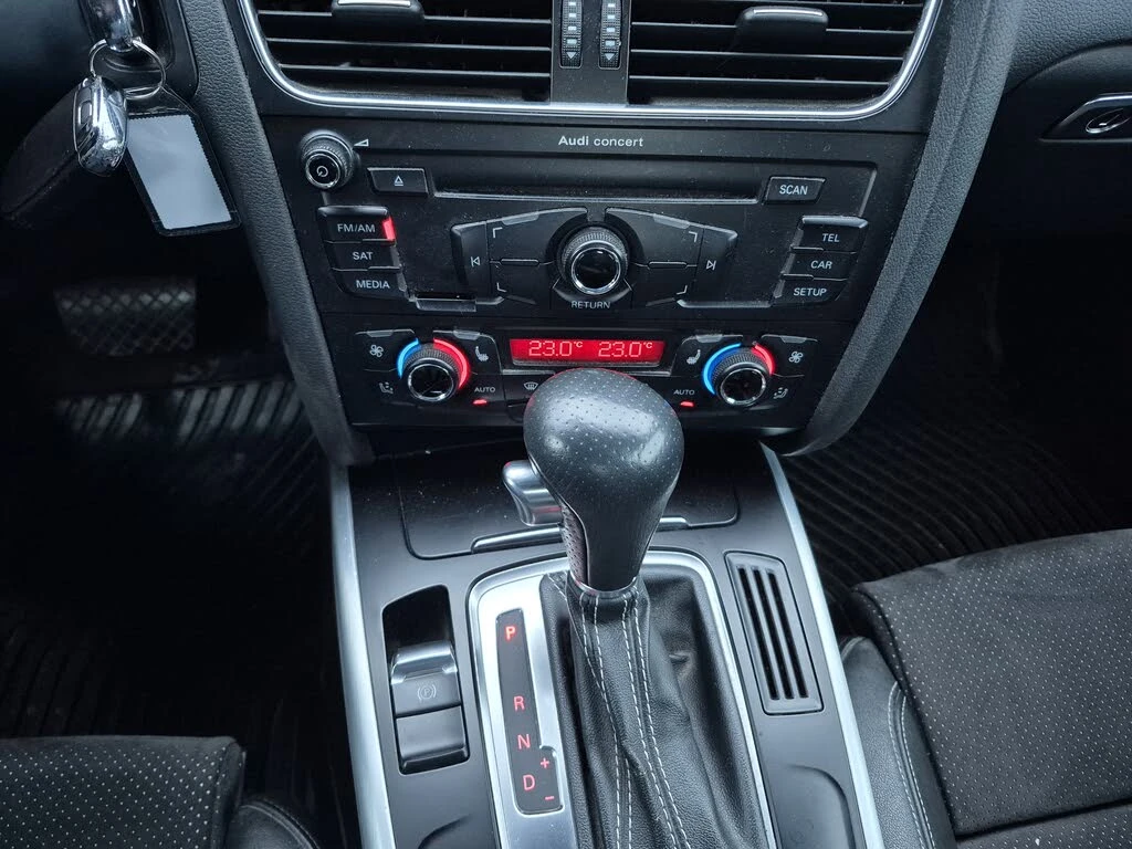 Audi A5 2.0T* quattro* АвтоКредит * (ЦЕНА ДО БГ), снимка 16 - Автомобили и джипове - 54207075