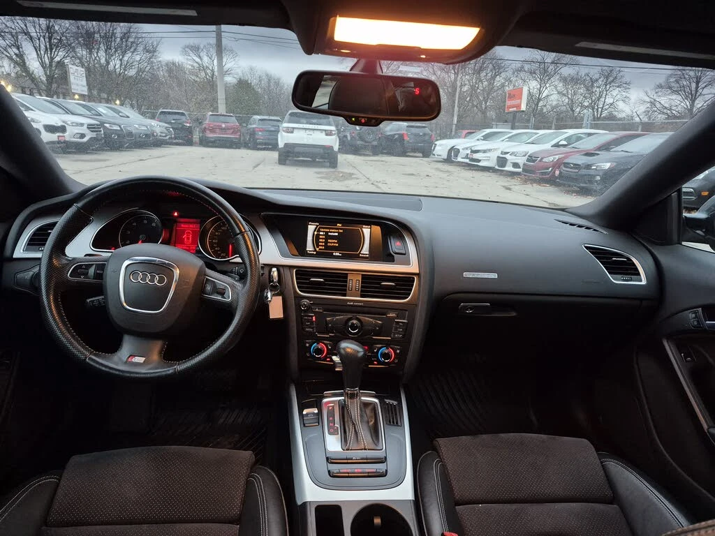 Audi A5 2.0T* quattro* АвтоКредит * (ЦЕНА ДО БГ), снимка 13 - Автомобили и джипове - 54207075