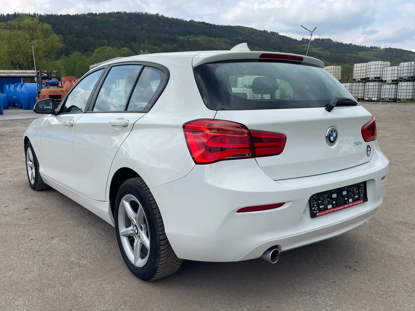 BMW 118 ПЕРФЕКТЕН-ИТАЛИЯ-НОВ ВНОС-АВТОМАТИК-2016г, снимка 5 - Автомобили и джипове - 54235596