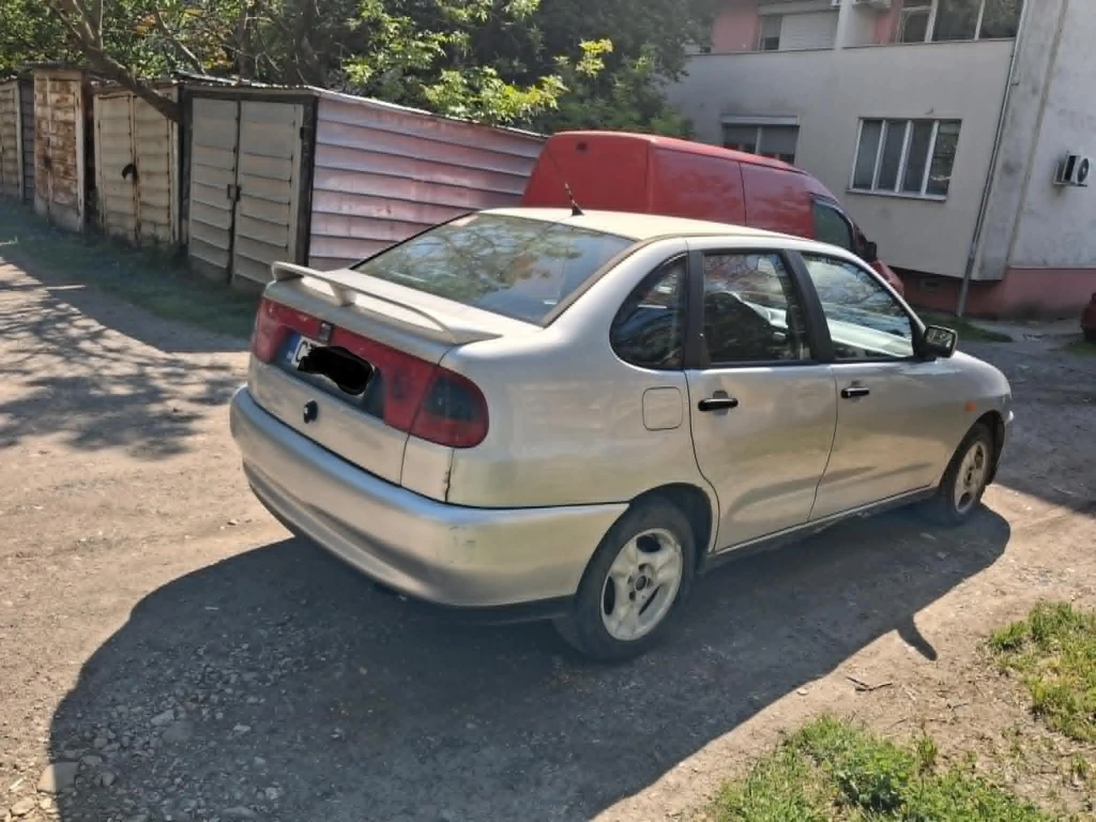 Seat Cordoba, снимка 4 - Автомобили и джипове - 54442620