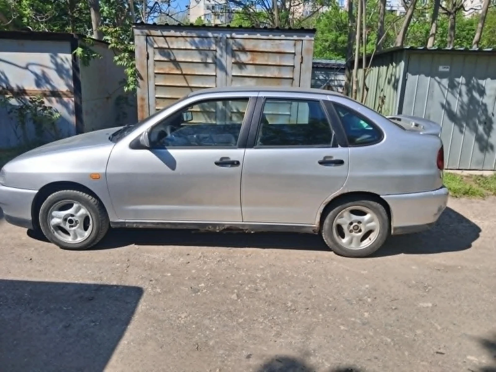 Seat Cordoba, снимка 2 - Автомобили и джипове - 54442620