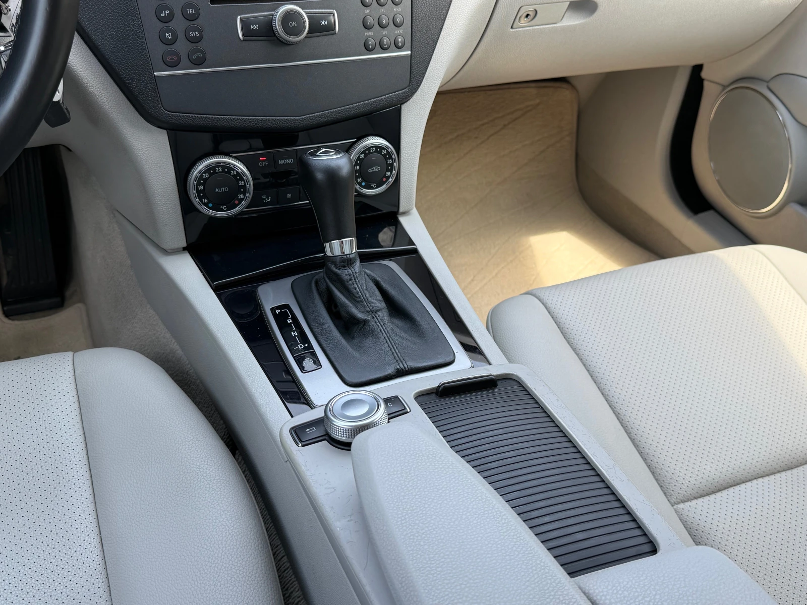 Mercedes-Benz C 220 CDI AВТОМАТИК !!! 100% РЕАЛНИ КИЛОМЕТРИ-ДОКАЗУЕМИ!, снимка 13 - Автомобили и джипове - 54503367