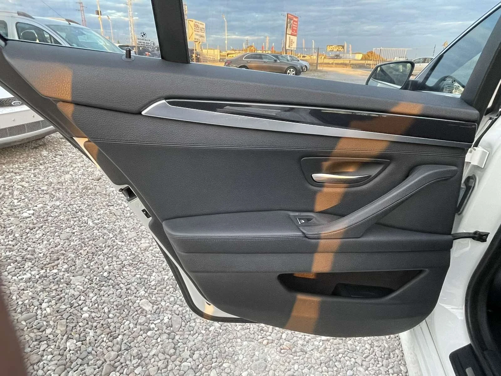 BMW 525 XDrive, снимка 7 - Автомобили и джипове - 54974679