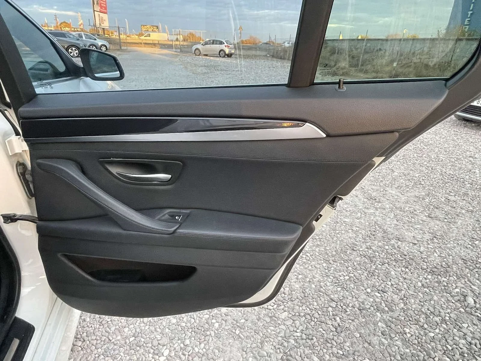 BMW 525 XDrive, снимка 11 - Автомобили и джипове - 54974679