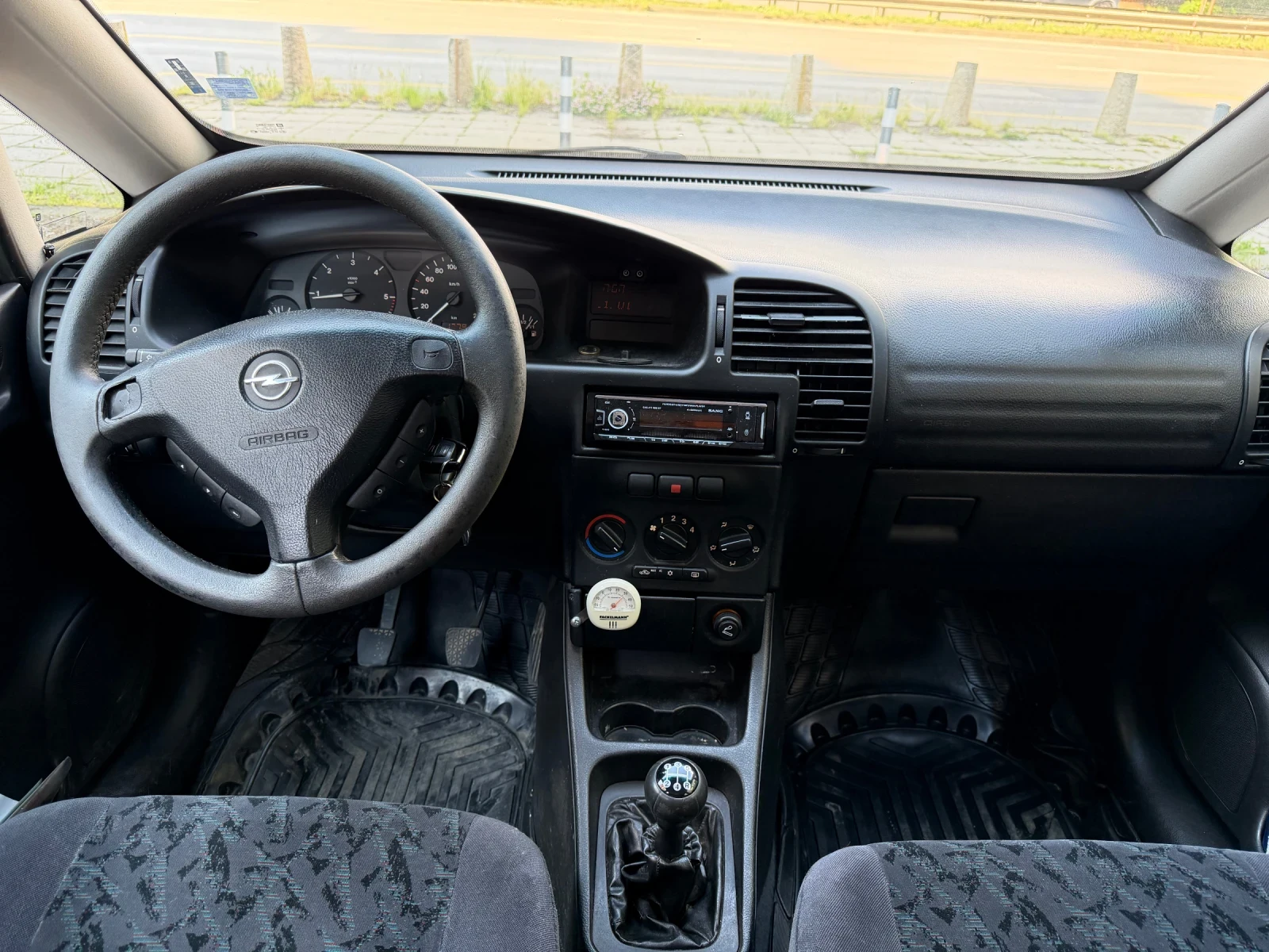 Opel Zafira DTI, снимка 7 - Автомобили и джипове - 55051740