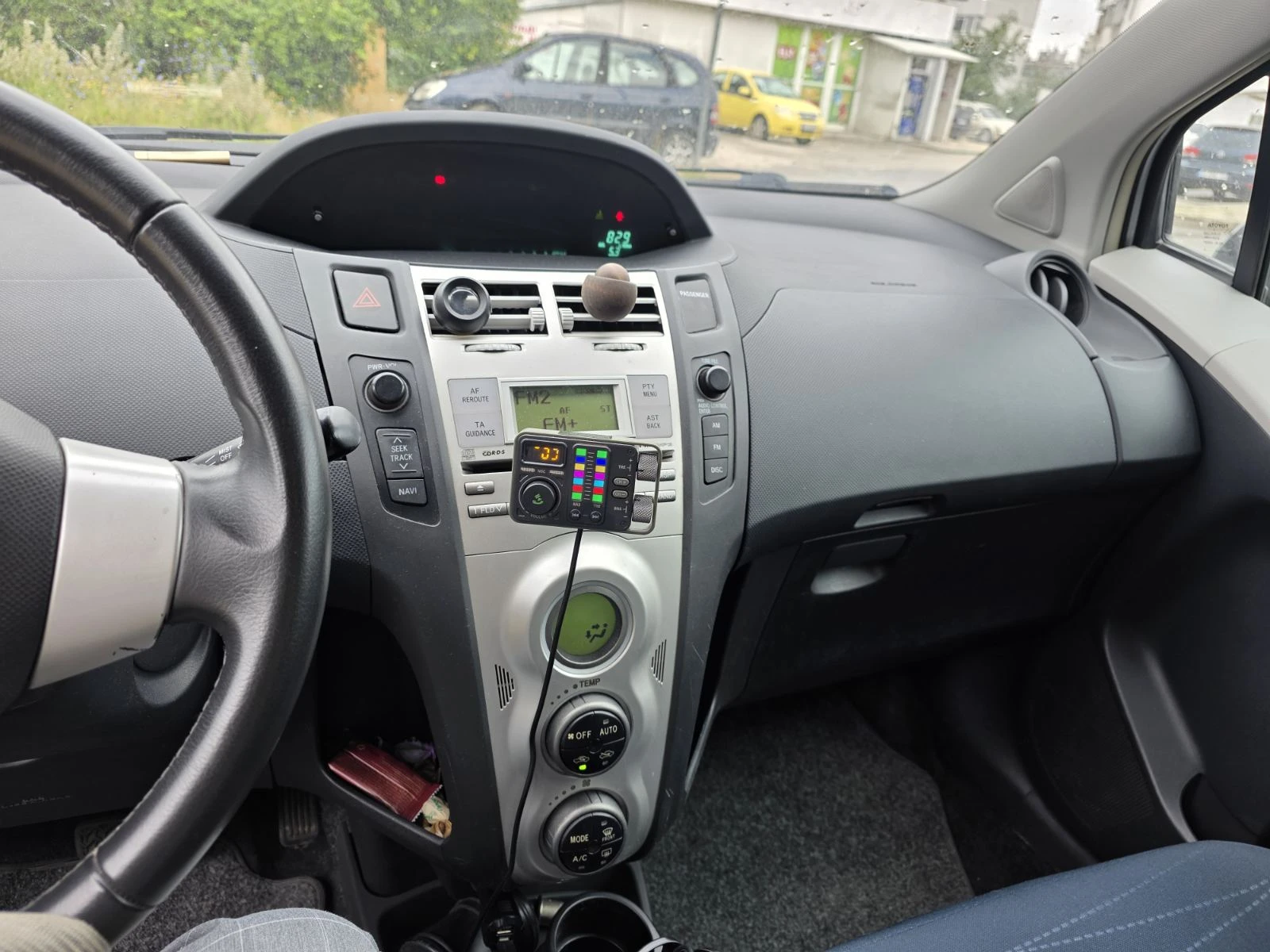 Toyota Yaris, снимка 9 - Автомобили и джипове - 55266588